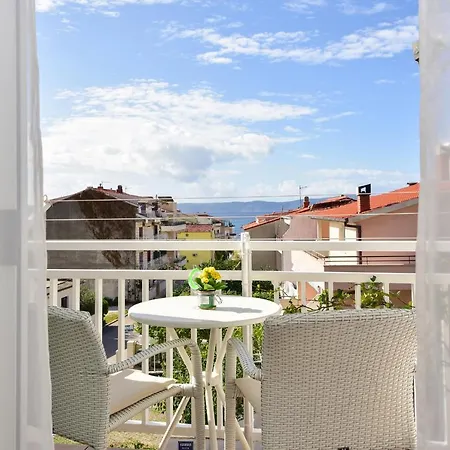 Apartment Mira Sumic *